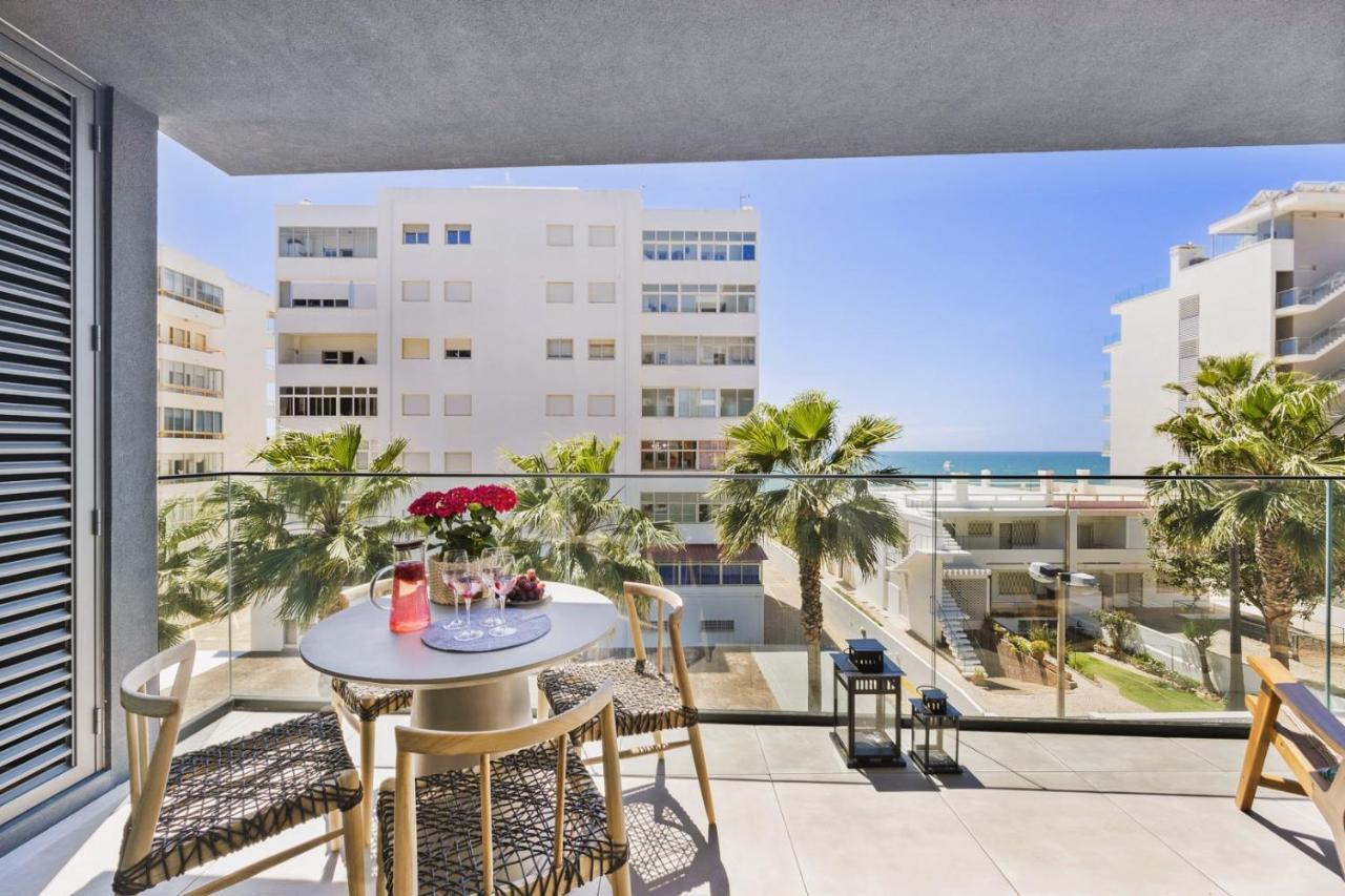Stylish Modern Beachside Apartment With Pool & Seaview Quarteira Exteriör bild
